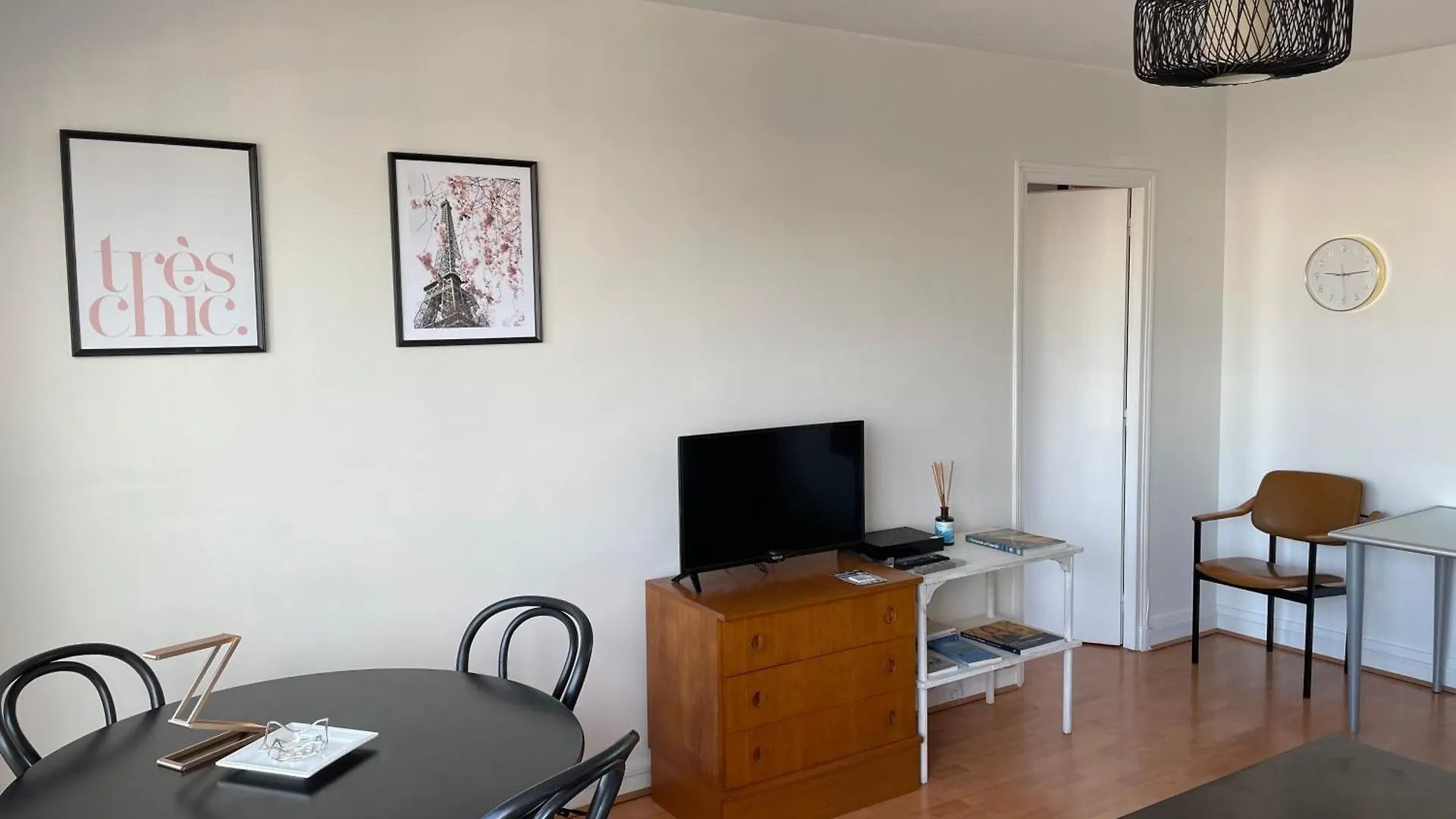 Apartment F8 - Terrace Paris's View, Eiffel Tower Area *