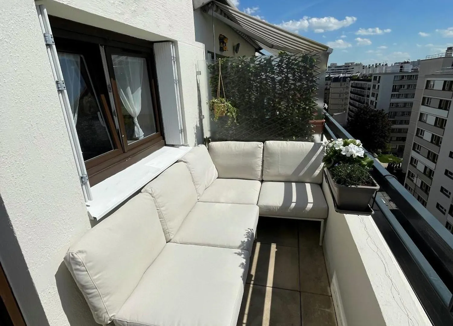 F8 - Terrace Paris's View, Eiffel Tower Area *